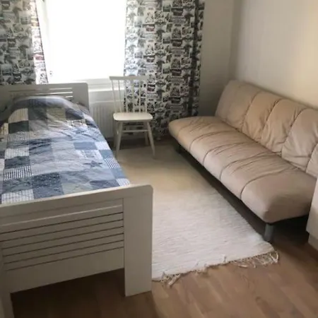 Tilava Kolmio Aseman Vieressae Kaksi Makuuhuonetta Vantaa