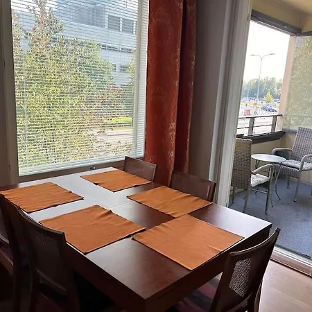 Lägenhet Tilava Kolmio Aseman Vieressae Kaksi Makuuhuonetta *