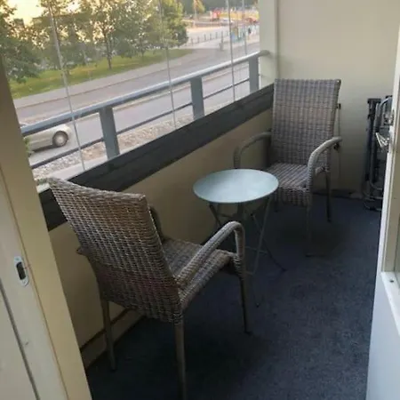 Tilava Kolmio Aseman Vieressae Kaksi Makuuhuonetta Lägenhet